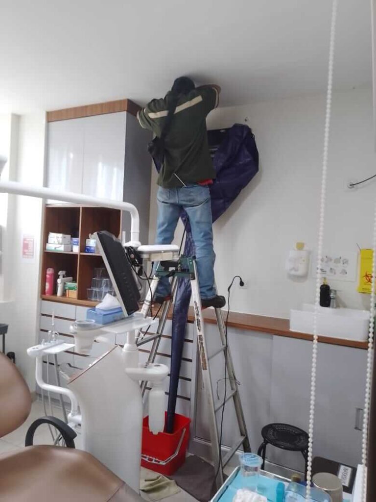 Jasa service ac polytron solo